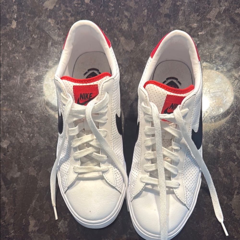 Nike White black and Red Sneakers